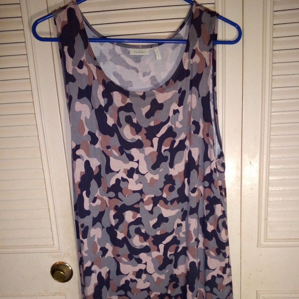 Logo Lounge XL sleeveless Camo tee EUC